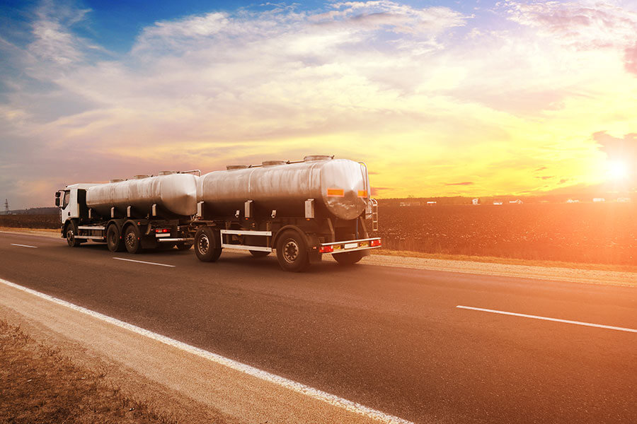 Milchtransportwagen müssen neben der sicheren Beförderung auch zahlreiche Dokumentationsaufgaben erfüllen